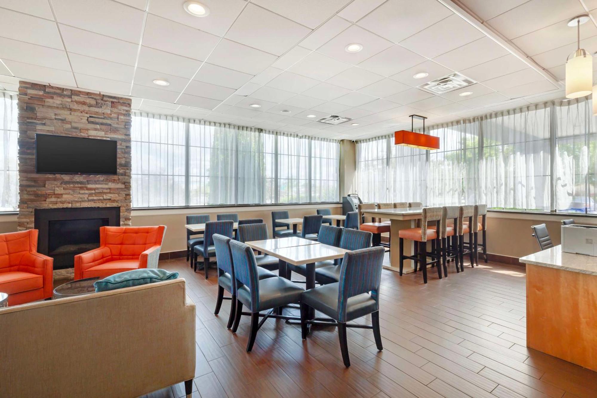 Best Western Hartford Hotel And Suites Kültér fotó
