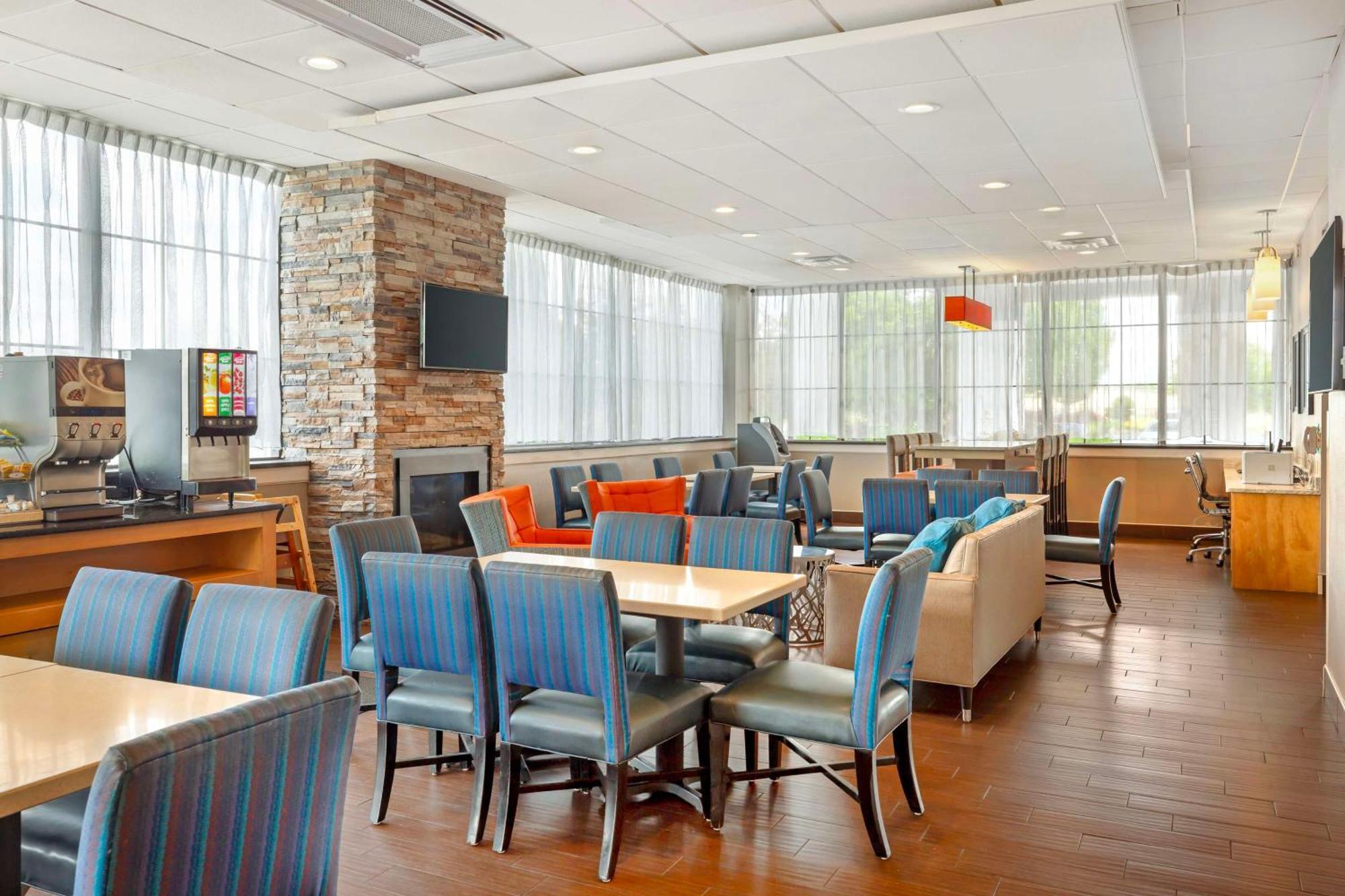 Best Western Hartford Hotel And Suites Kültér fotó